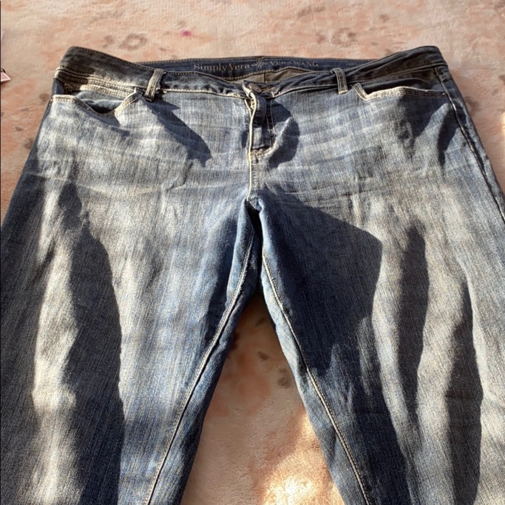 Roll cuff capri jeans